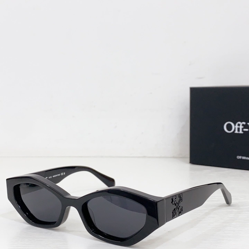 OFF WHITE